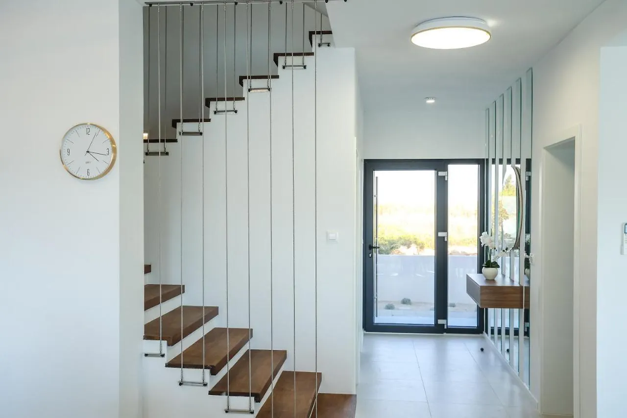 Villa Lang - A Beach House Privlaka